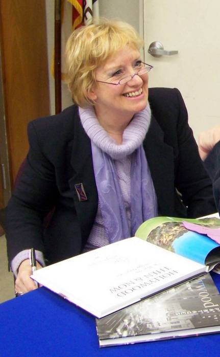 1.08RoseSignCrop (1)